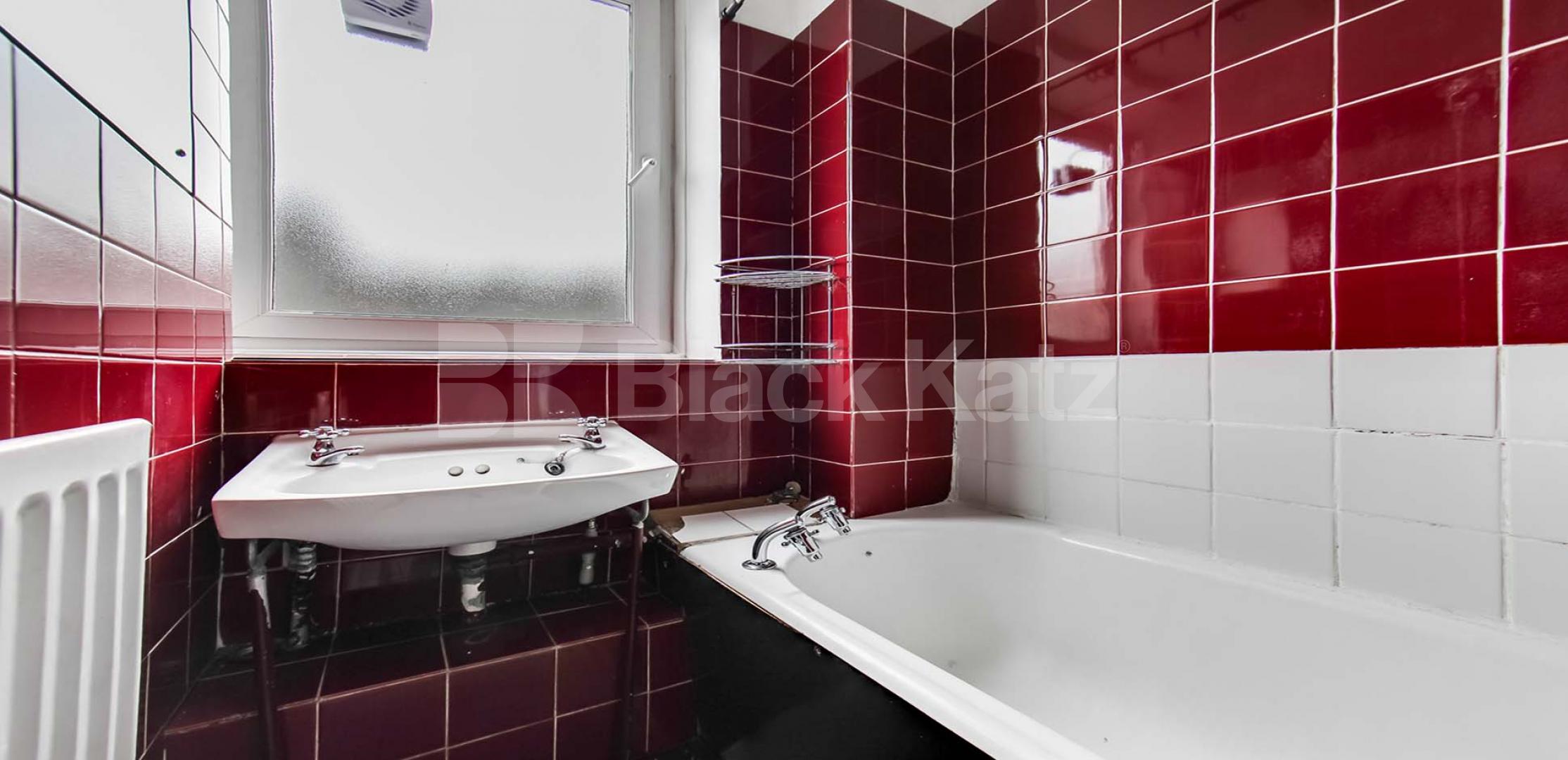 			LET , 3 Bedroom, 1 bath, 1 reception Apartment			 Pardoner Street, London Bridge / Borough